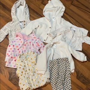 Lot of girls 6 to 9 months sweaters